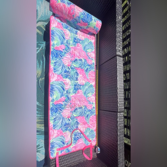 Lilly Pulitzer Beach Mat Splash Into Summer Beach Pool Roll Up Mat Pillow Yoga - Picture 11 of 16